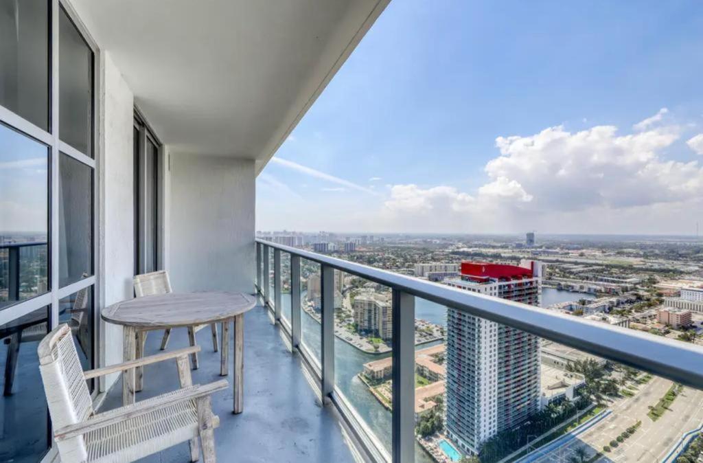 5 Amenities Luxury 3 Bedroom Front Intercostal View Hollywood Eksteriør billede